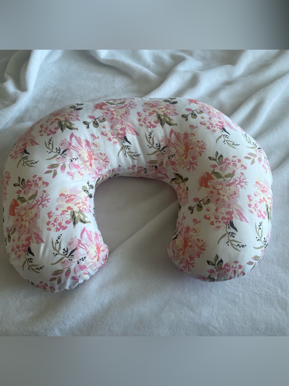 Amazon Floral Nursing Pillow - White and Pink Garden Print